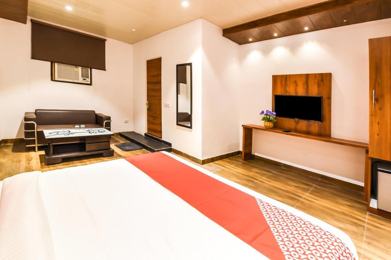 Hotel Capital O 19133 Oak Tree Nowe Delhi Zewnętrze zdjęcie