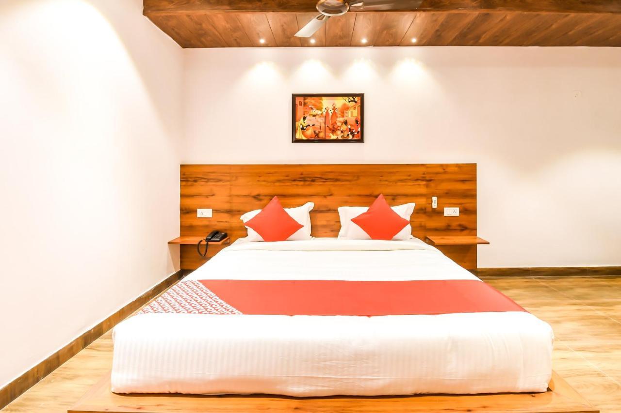 Hotel Capital O 19133 Oak Tree Nowe Delhi Zewnętrze zdjęcie