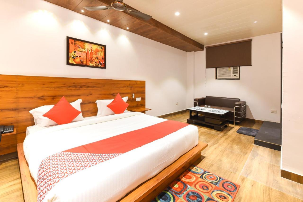 Hotel Capital O 19133 Oak Tree Nowe Delhi Zewnętrze zdjęcie