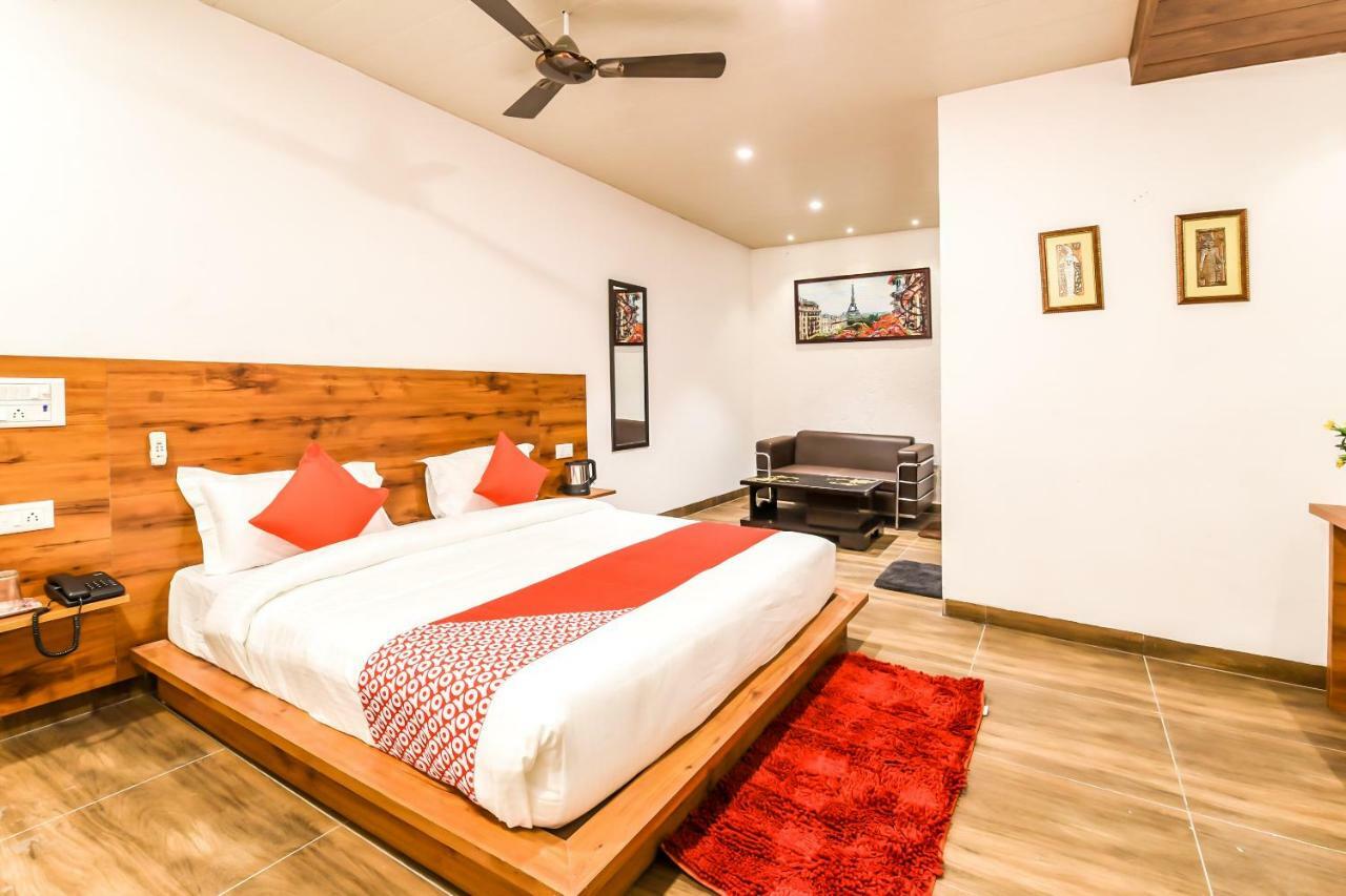 Hotel Capital O 19133 Oak Tree Nowe Delhi Zewnętrze zdjęcie