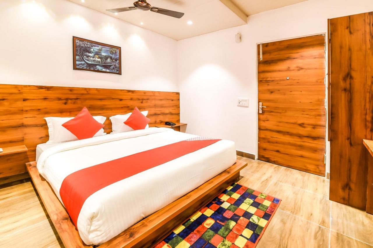 Hotel Capital O 19133 Oak Tree Nowe Delhi Zewnętrze zdjęcie